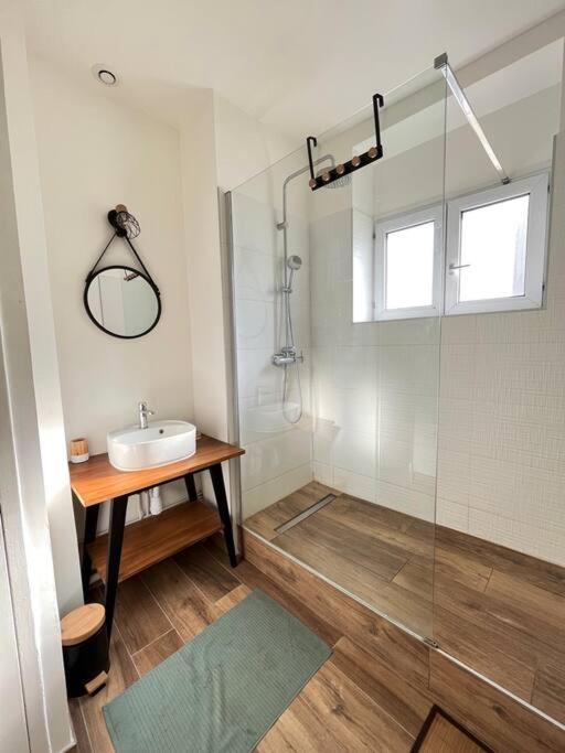 Banjul - Bel Appartement A Реймс Екстериор снимка