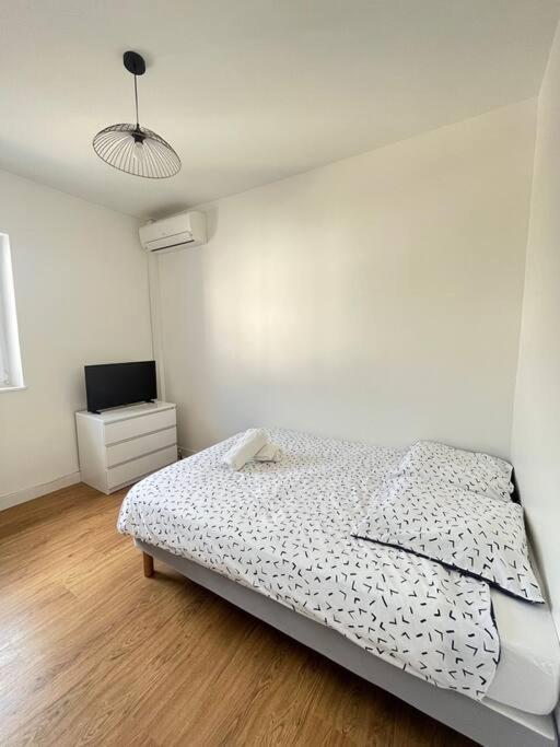 Banjul - Bel Appartement A Реймс Екстериор снимка